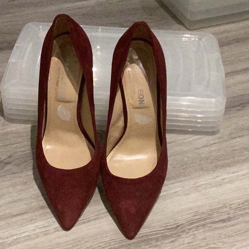 Faux suede burgundy heels